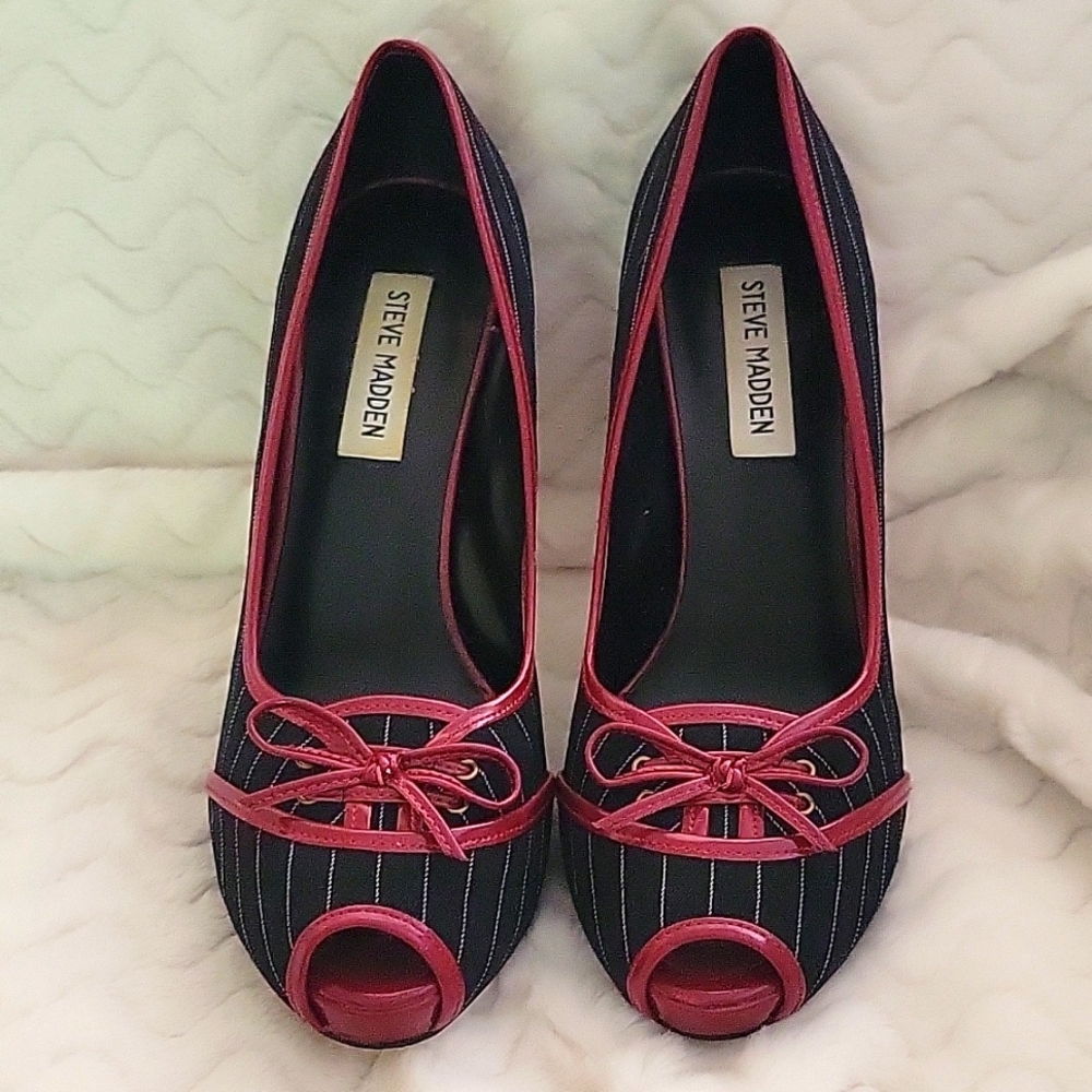 Steve Madden Ripaa Pinstripe Pumps